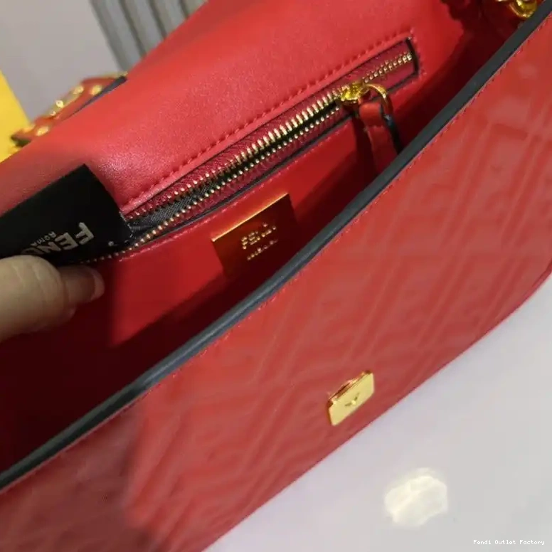 Vintage HOT Baguette Bag Midi Red In Leather Chain Nappa FF Fendi Motif 0524